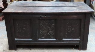19th century Oak blanket chest with lift up top. Approx. 52cm H x 104.5cm W x 48.5cm D Reasonable