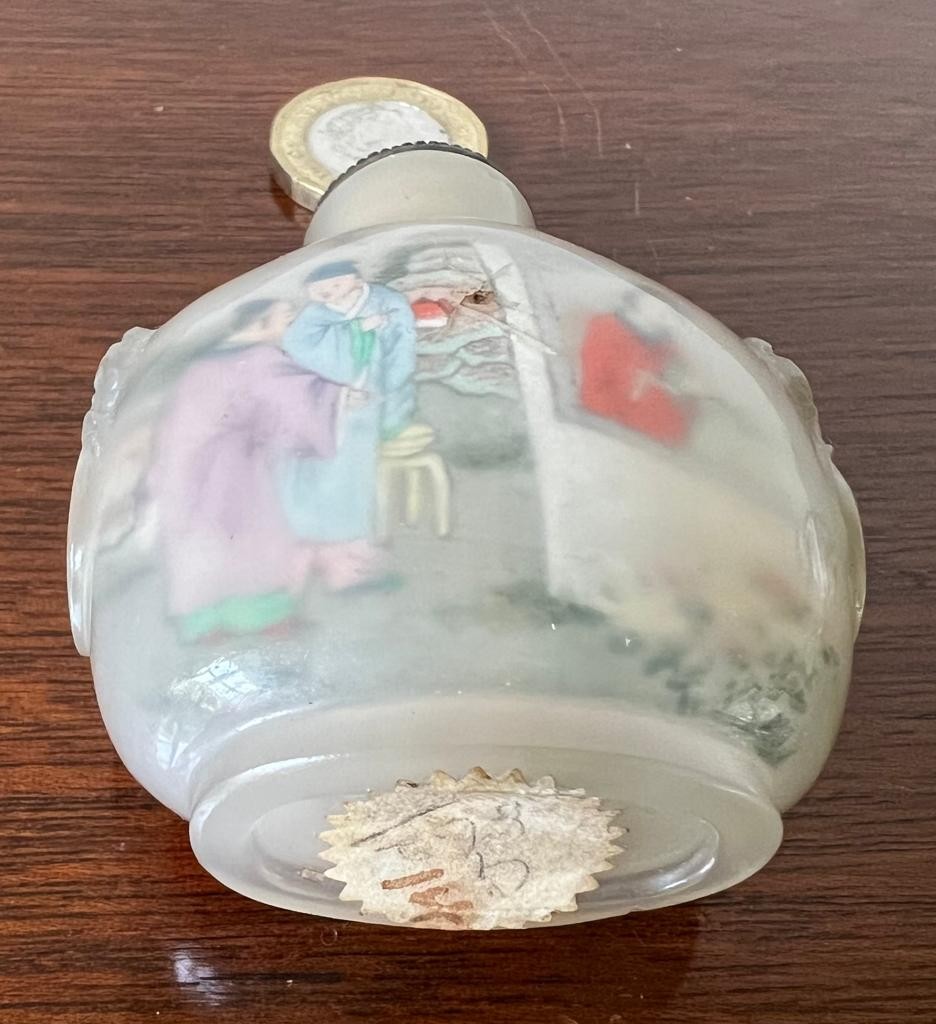 CHINESE REVERSE PAINTED SNUFF BOTTLE, APPROX 7cm HIGH - Image 2 of 2