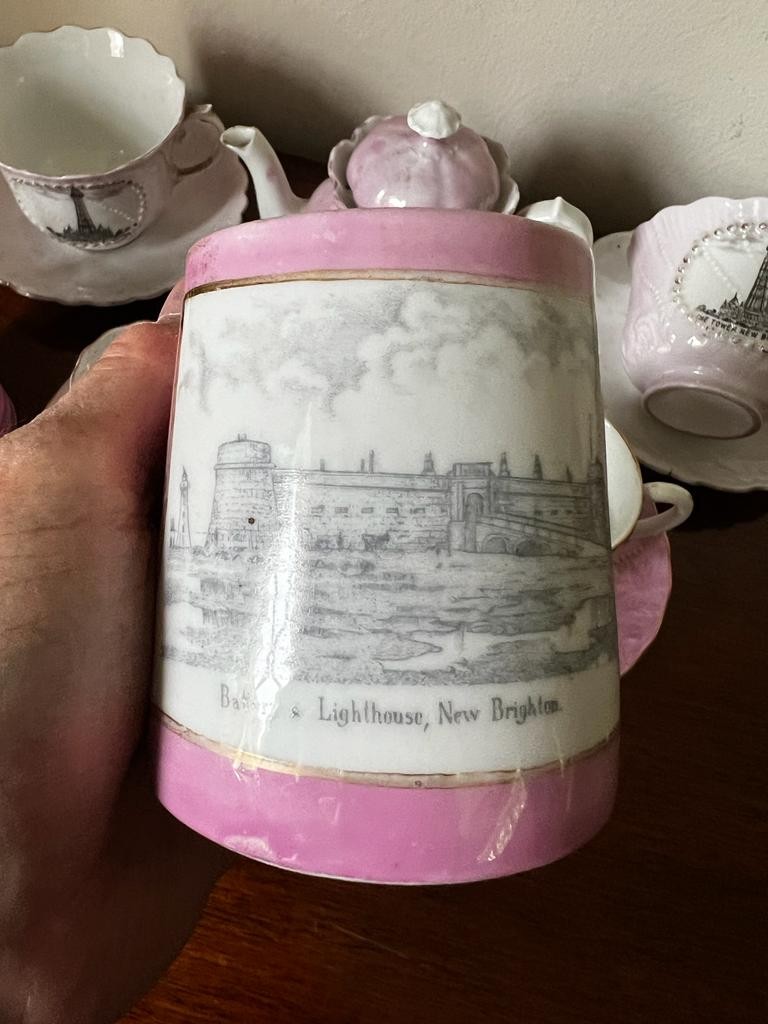 EIGHT ITEMS OF NEW BRIGHTON WIRRAL COMMEMORATIVE CHINA - Image 4 of 6