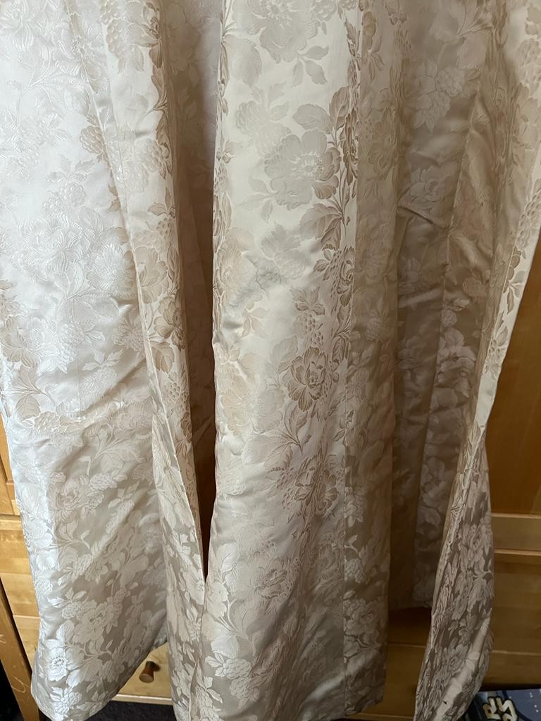 SILK BROCADE WEDDING DRESS, APPROX 100 YEARS OLD - Image 2 of 4