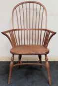 20th century stylish Windsor armchair. Approx. 109cm H x 67cm W x 42cm D