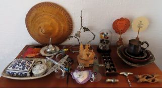 Quantity of various sundry decorative objects