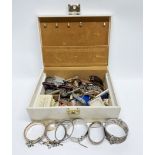 A jewellery box and contents.