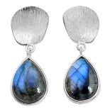 A pair of 925 silver earrings set with labradorite, L. 2.5cm.