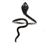 A matching 925 silver snake shaped ring set with black spinels, (P).