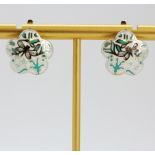 A pair of 925 silver enamelled earrings, set with cubic zirconia, L. 2cm.