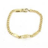 A hallmarked 9ct yellow gold bracelet, L. 19.5cm.