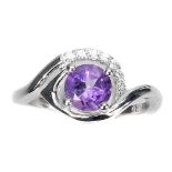 A matching 925 silver ring set with amethyst and white stones, (N).