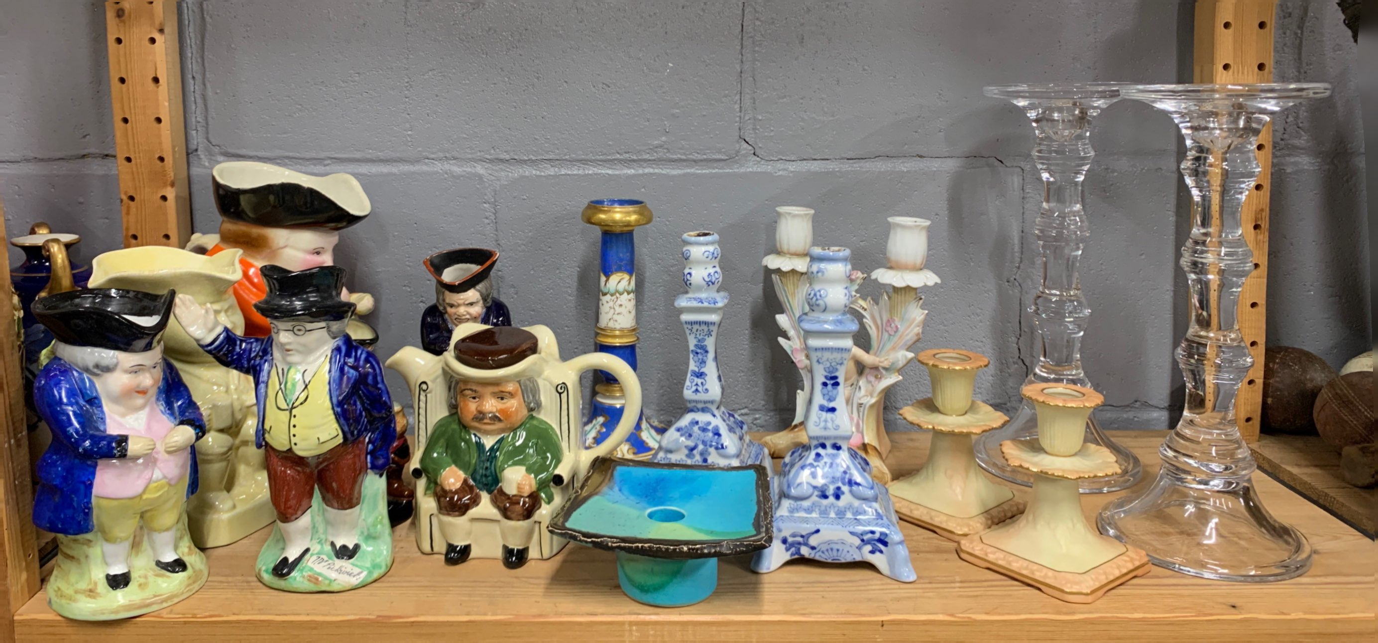 A large group of mixed porcelain and glass items. - Image 2 of 3