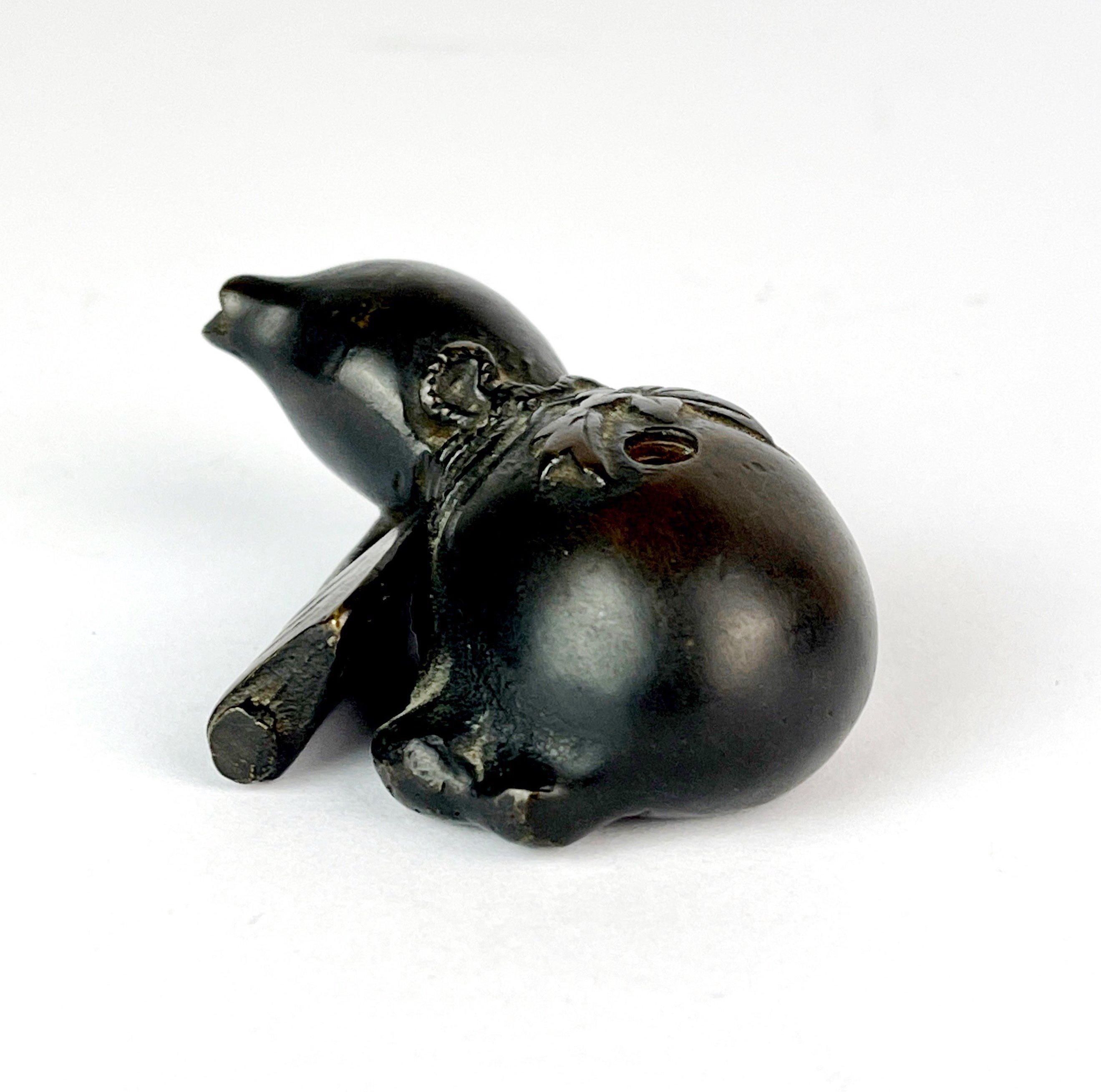 An unusual small Chinese bronze water dropper of a gourd with an axe, L. 6cm, H. 2.5cm. - Image 4 of 5