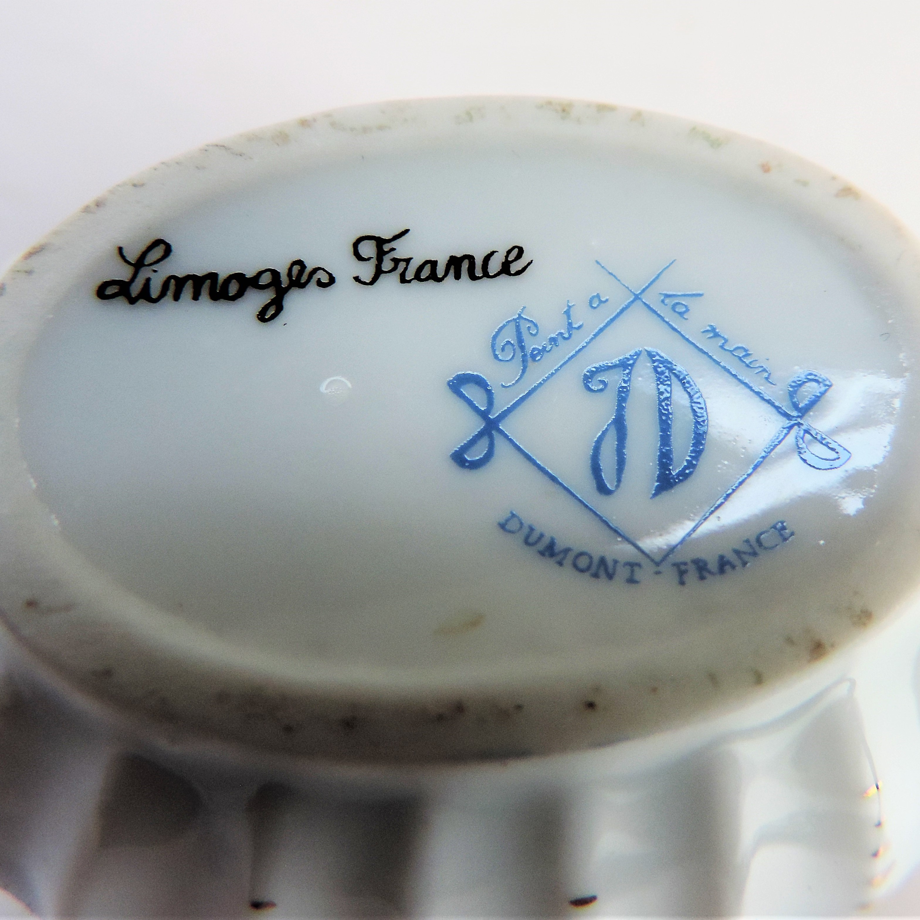 Vintage Limoges J D Dumont France Porcelain Pill/Trinket Box. A lovely J D Dumont France white - Image 7 of 7