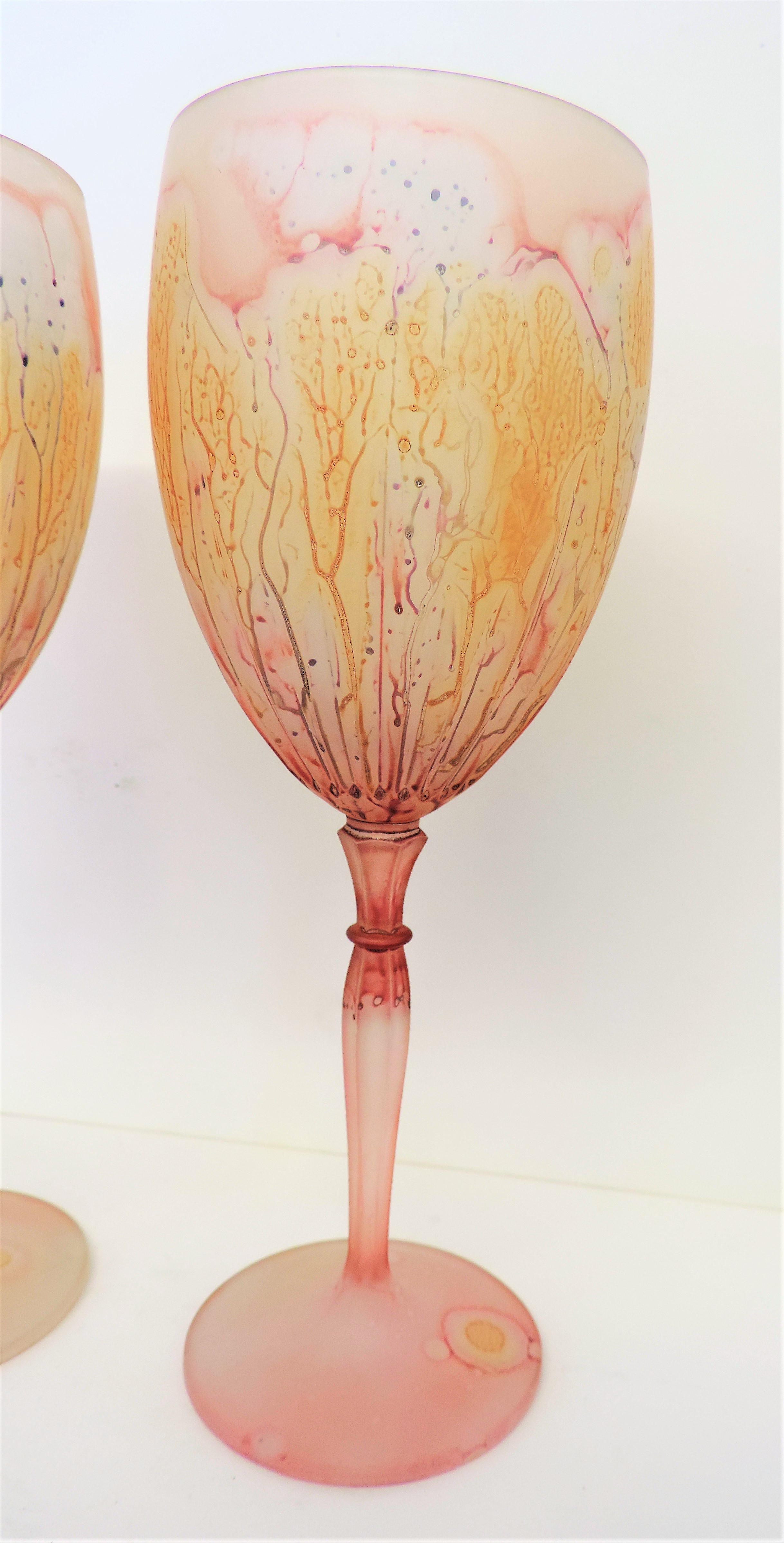 Pair Studio Art Glass Wine Glasses. A gorgeous pair of wine glasses/wine goblets. They measure - Image 3 of 5
