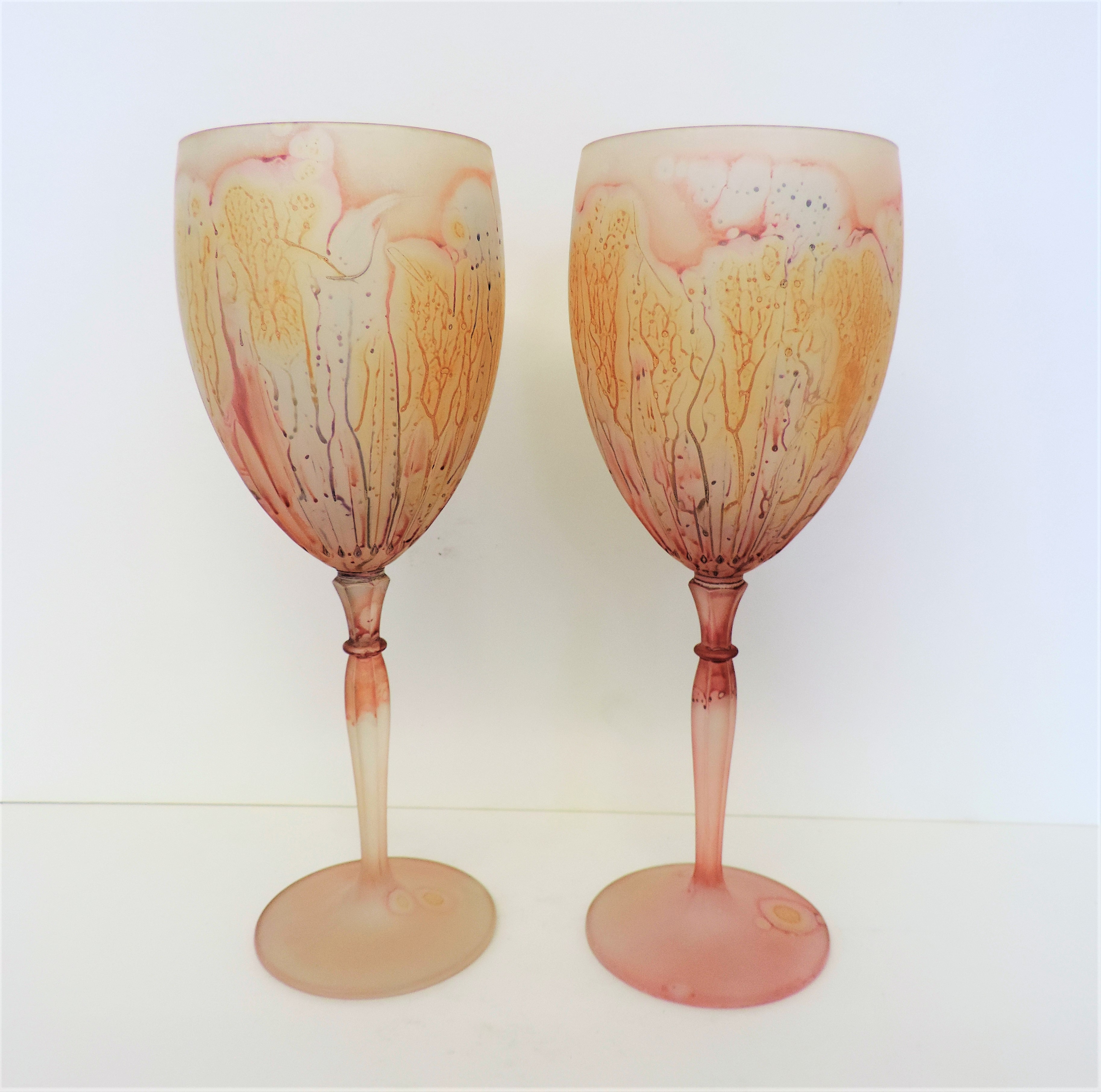Pair Studio Art Glass Wine Glasses. A gorgeous pair of wine glasses/wine goblets. They measure