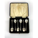 A cased set of six hallmarked silver tea spoons.