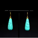 A pair of 9ct yellow gold (stamped 375) drop earrings set with turquoise, L. 3.8cm.