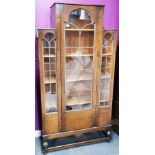 An early 20th Century four shelf oak display cabinet, 176 x 90 x 32cm. A/F to glass.