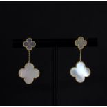 A pair of 18ct yellow gold (stamped 18k) drop earrings set with mother of pearl, L. 3.1cm.