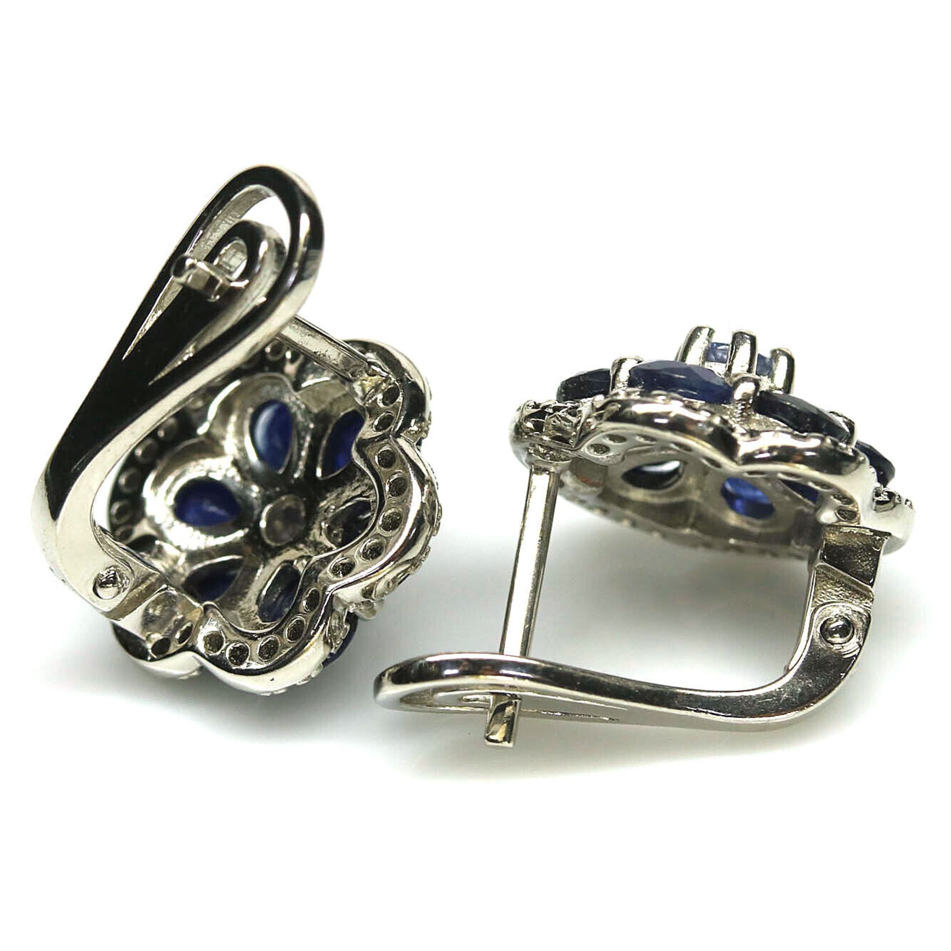 A pair of 925 silver cluster earrings set with sapphires, Dia. 1.5cm. - Image 2 of 2