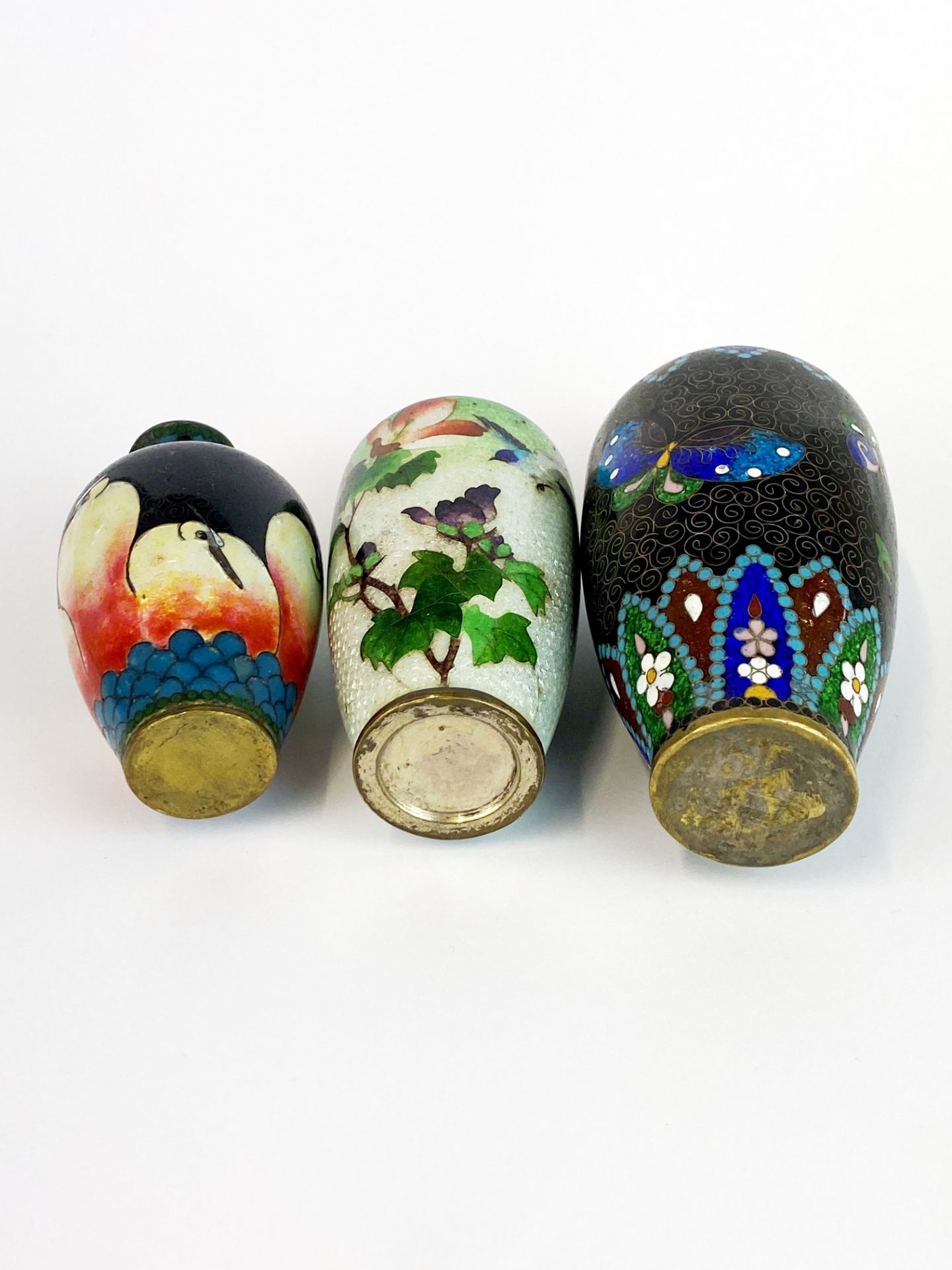 A group of three 19th/early 20th century Japanese cloisonne vases, tallest H. 13.5cm. - Image 3 of 5