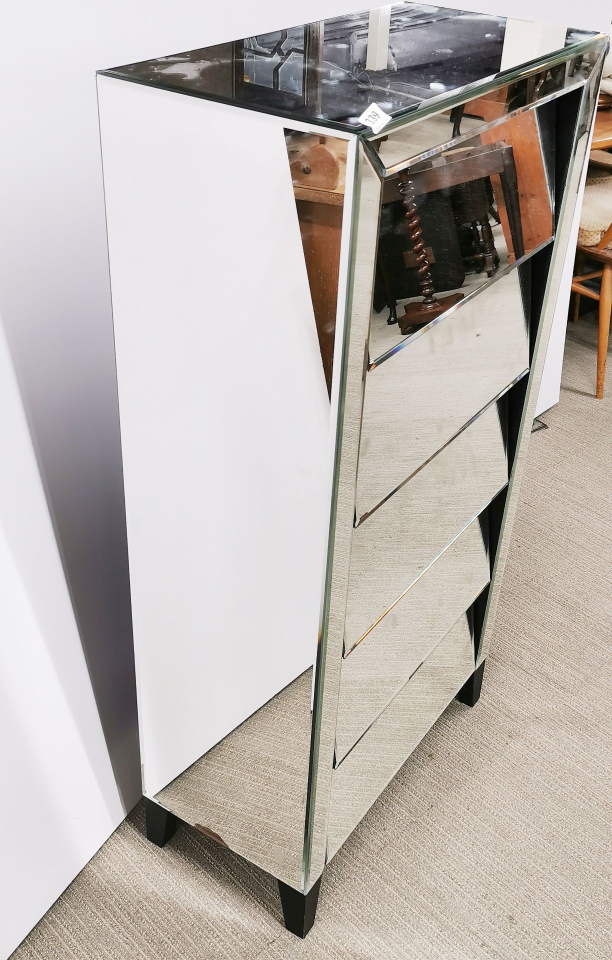 A contemporary mirror finished five drawer chest, 61 x 31 x 121cm. Minor chip to corner. - Image 4 of 4