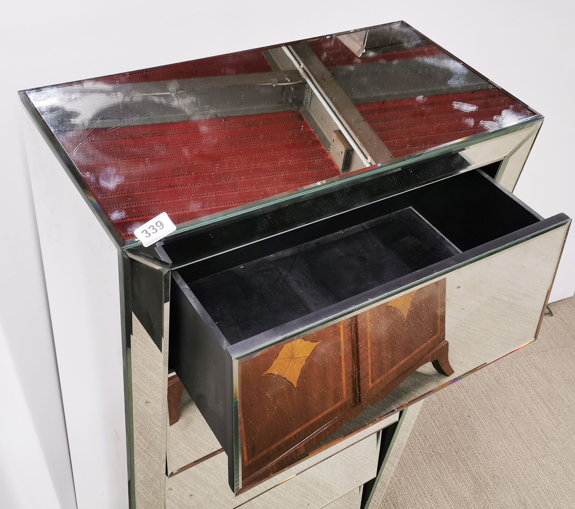 A contemporary mirror finished five drawer chest, 61 x 31 x 121cm. Minor chip to corner. - Image 3 of 4