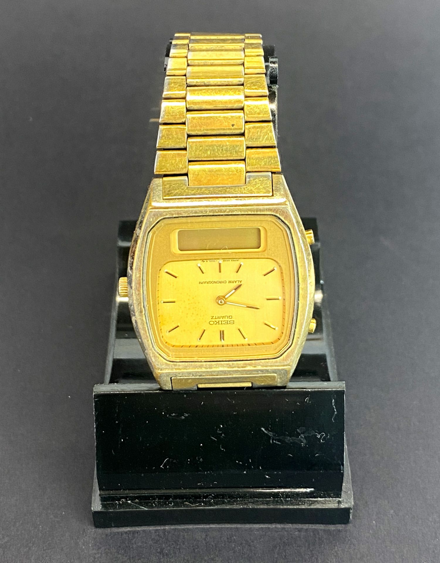 A gents vintage Seiko gold plated wristwatch. - Image 2 of 5