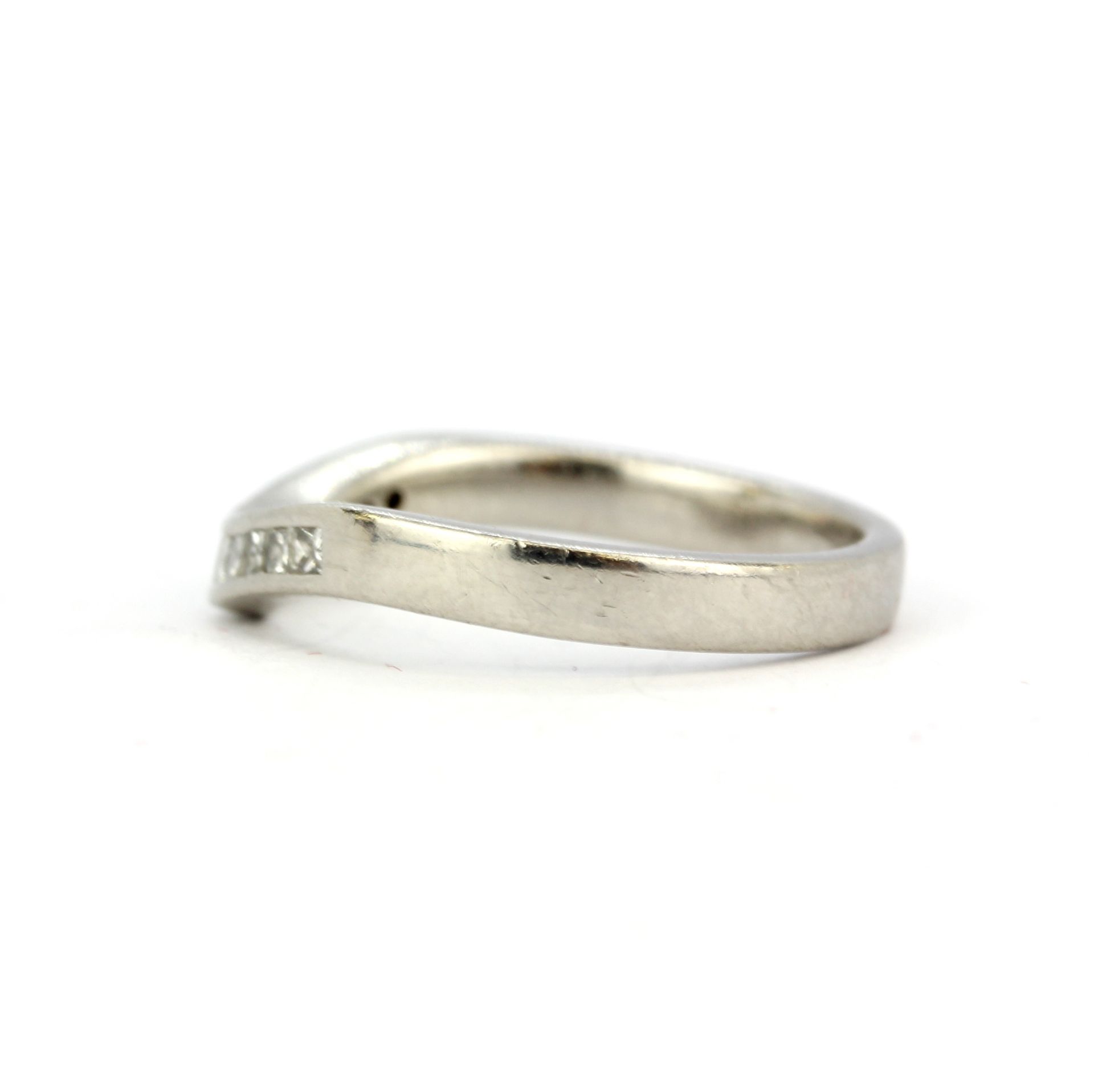 A platinum (stamped) ring set with diamonds, (J). - Image 2 of 4