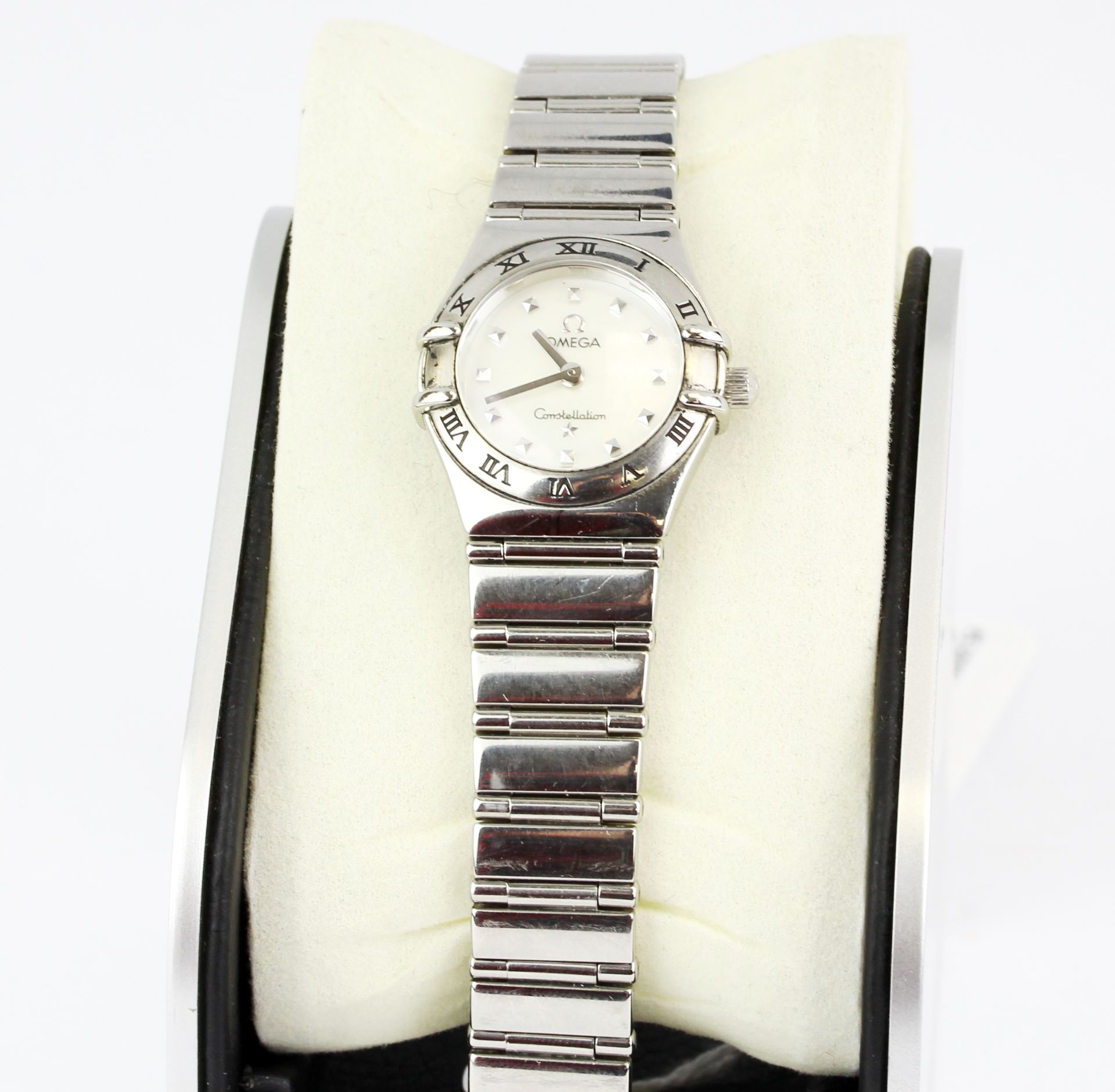 An Omega 656/875 'my choice' Constellation wristwatch (no. 56438759) with a mother of pearl face.