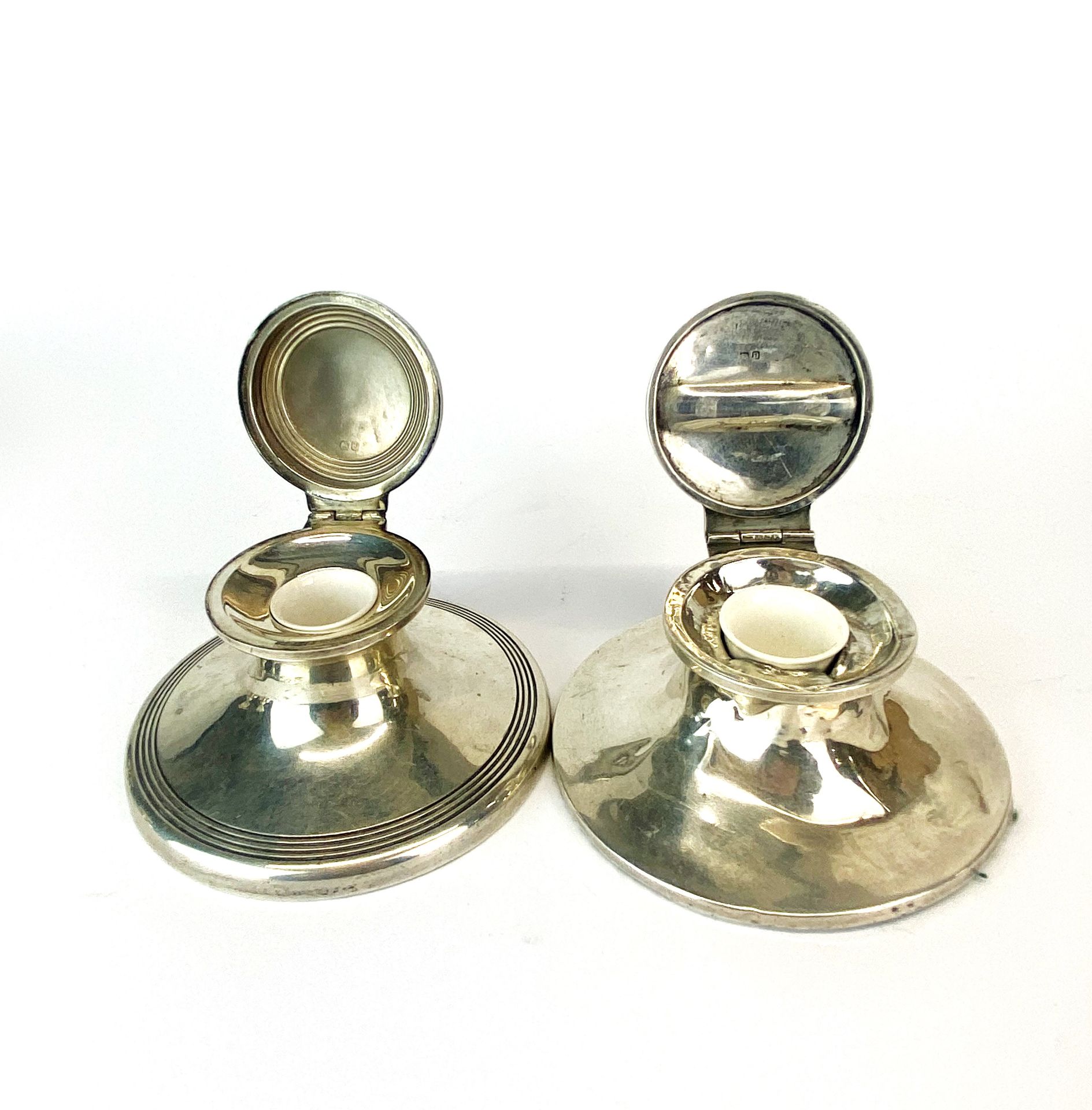 Two hallmarked silver ink wells, Birmingham c. 1912 and Chester c. 1909. Dia. 8.5cm. Together with a - Image 6 of 6