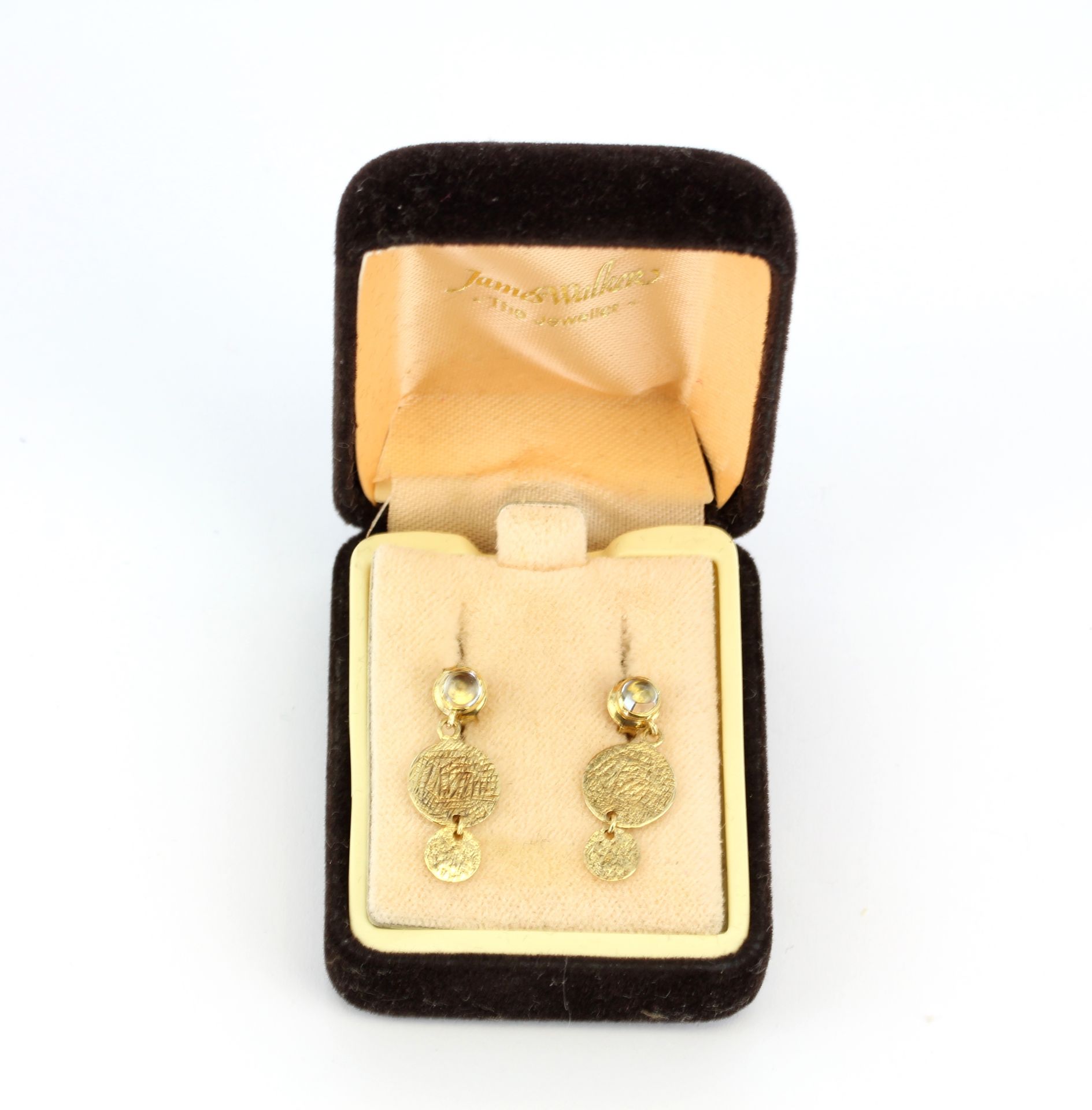 A boxed pair of 925 silver gilt drop earrings set with round cabochon white topaz, L. 2.3cm. - Image 3 of 3