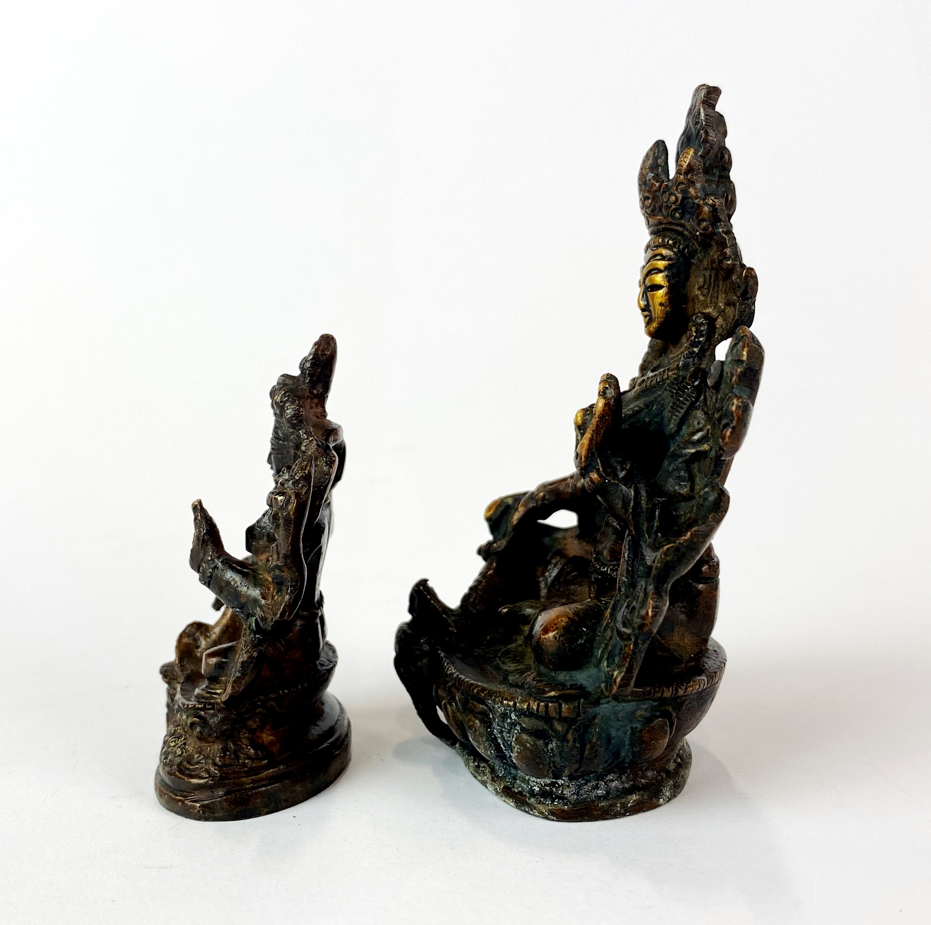 Two Tibetan bronze figures of seated deities, tallest H. 10cm. - Image 4 of 4