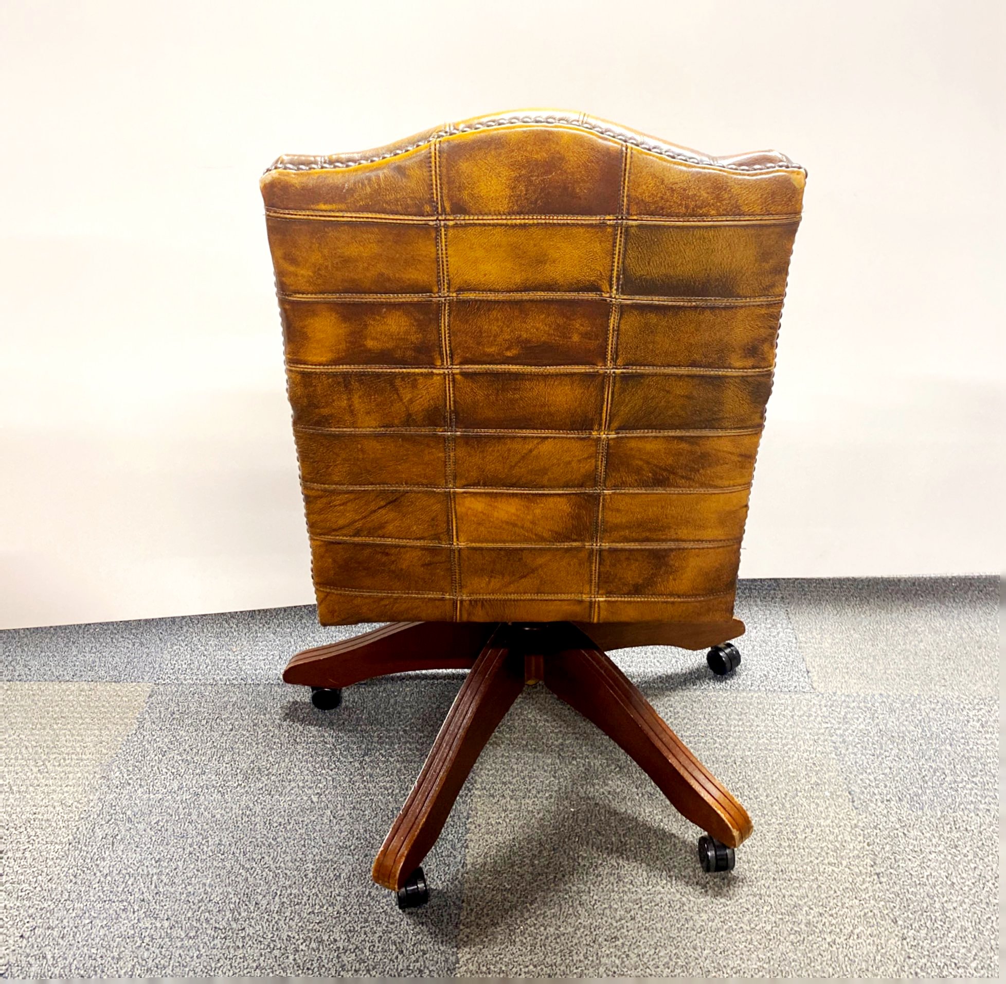 A button backed leather upholstered swivel desk chair. - Image 2 of 2