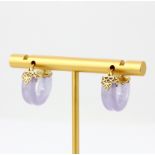A pair of 9ct yellow gold and lavender jade hoop earrings, L. 1.8cm.