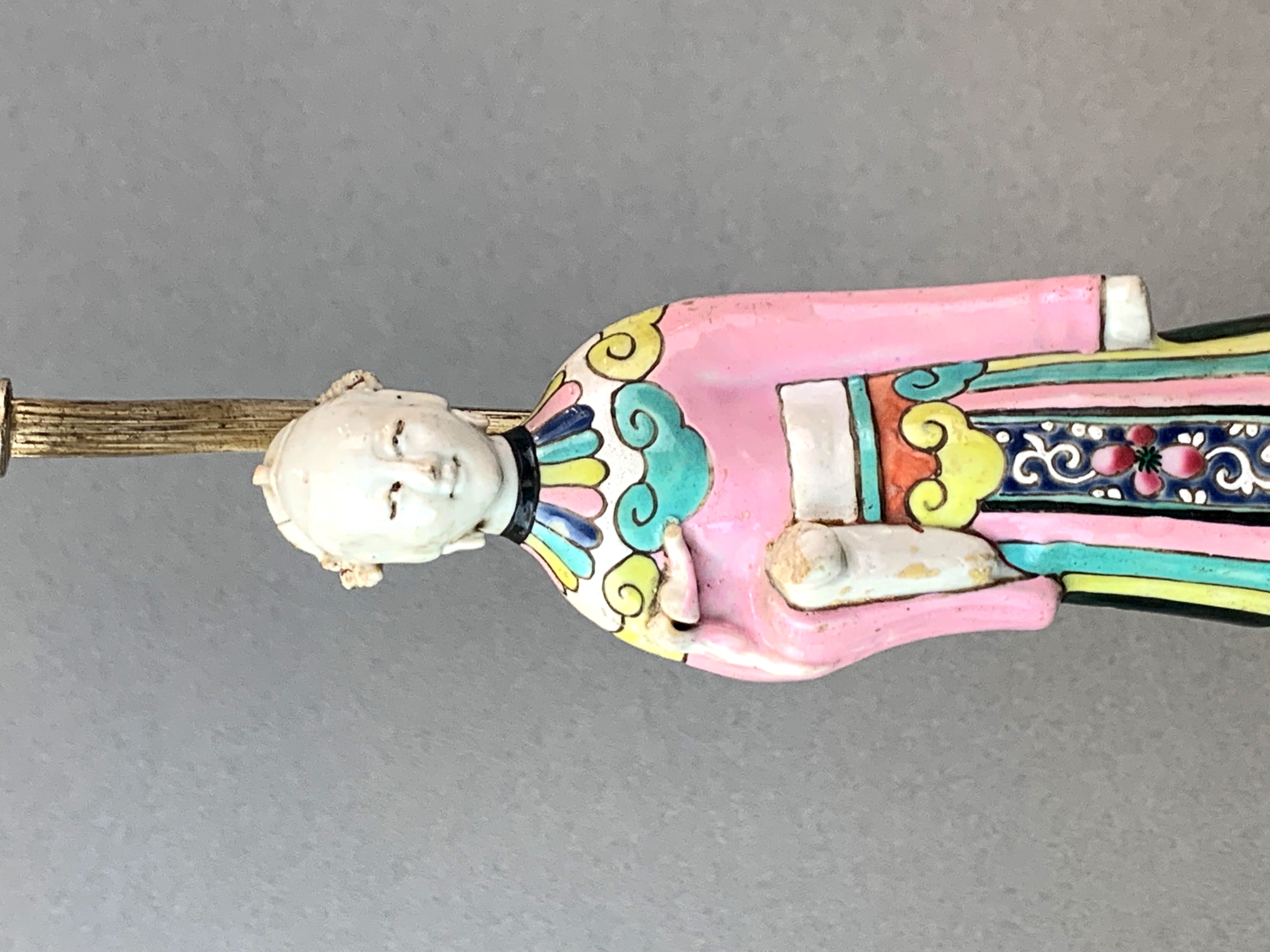 An 18th Century Chinese porcelain figure of a female attendant mounted in the 1920's as a table lamp - Image 2 of 7