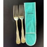 A pair of Tiffany & Co sterling silver Art Nouveau forks, L. 18cm.