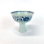 A Chinese blue and white porcelain stem cup, H. 9.5cm.