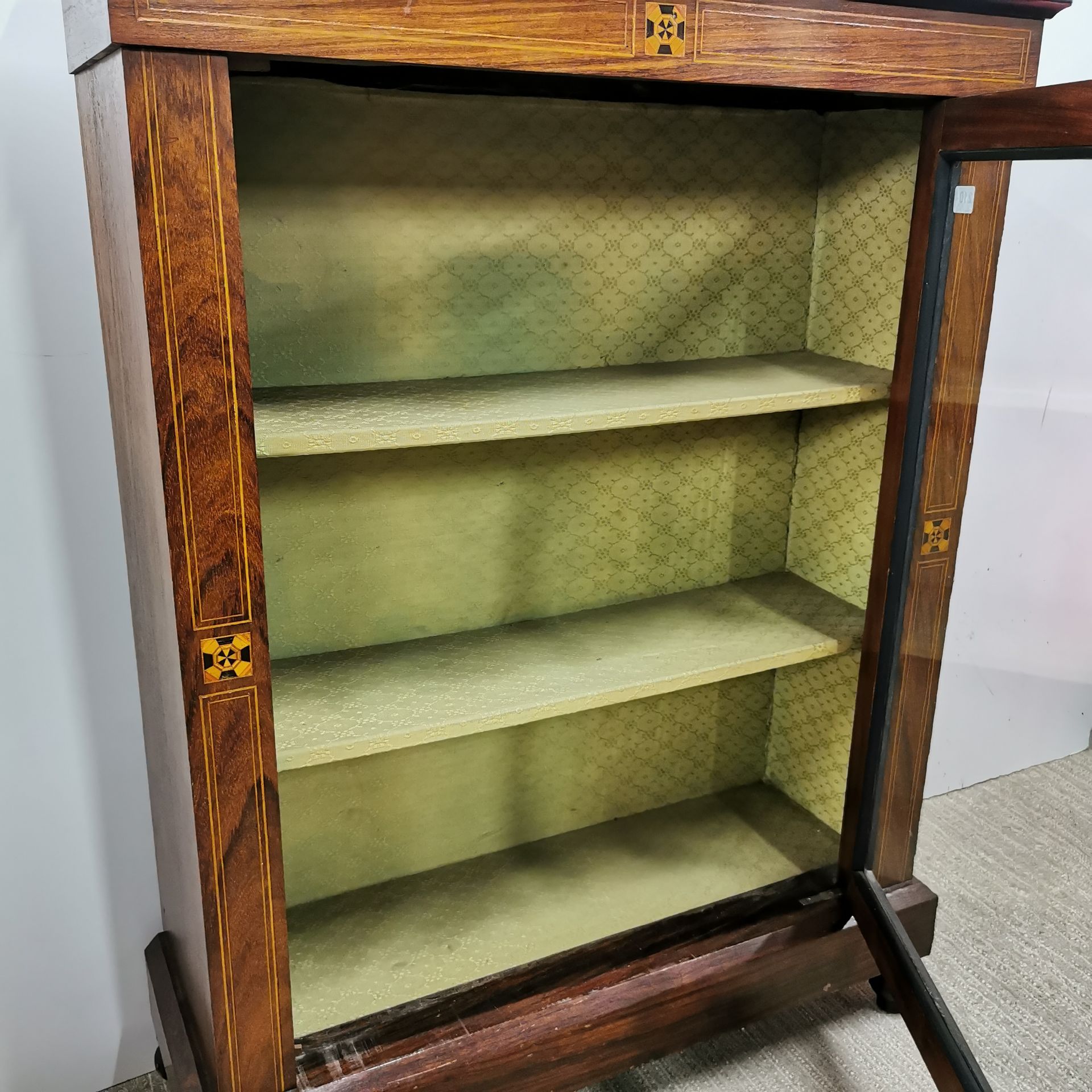 A 20th C stained mahogany display cabinet with green fitted interior and geometric inlaid - Image 4 of 4