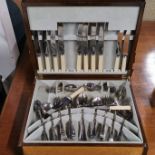 A boxed 1960's cutlery set.