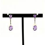 A pair of 925 silver drop earrings set with purple stones, L. 2.2cm.