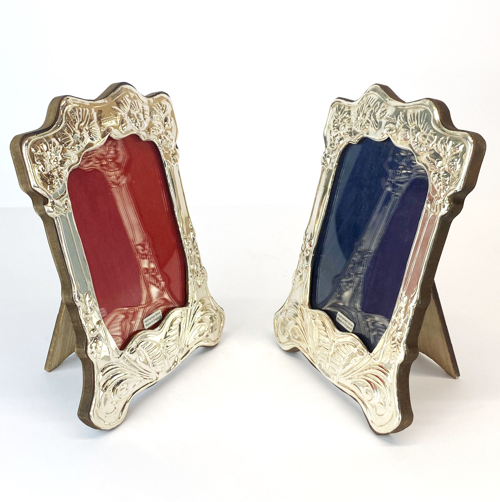 A pair of wooden backed hallmarked silver Art Nouveau style photo frames, H. 21cm. - Image 5 of 5