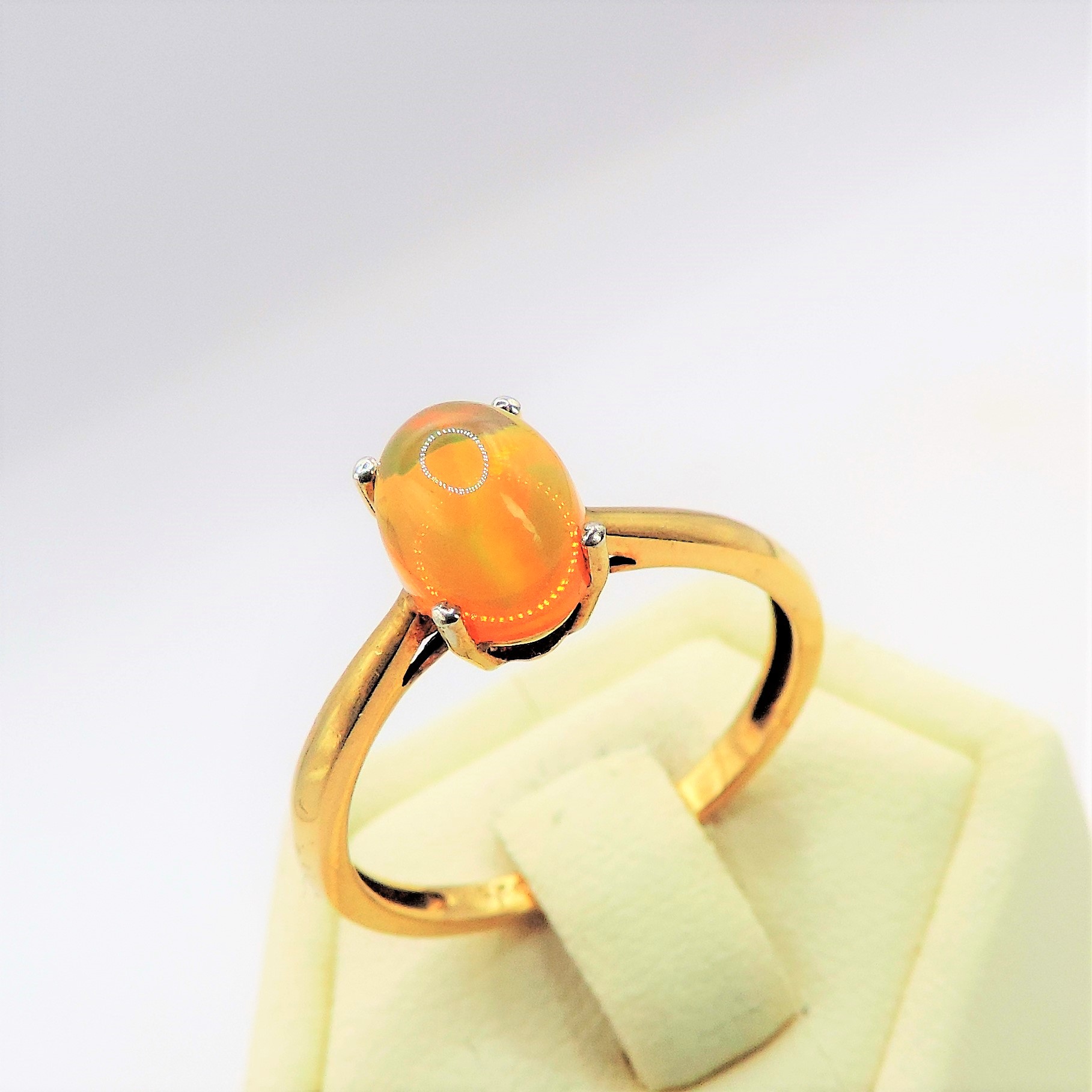 Gold on Sterling Silver Cabochon Opal Ring. A sterling silver ring with a 14k gold overlay set - Image 5 of 5