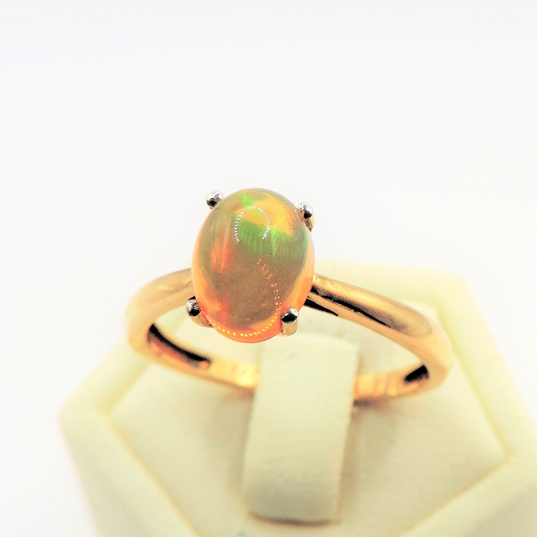 Gold on Sterling Silver Cabochon Opal Ring. A sterling silver ring with a 14k gold overlay set - Image 3 of 5