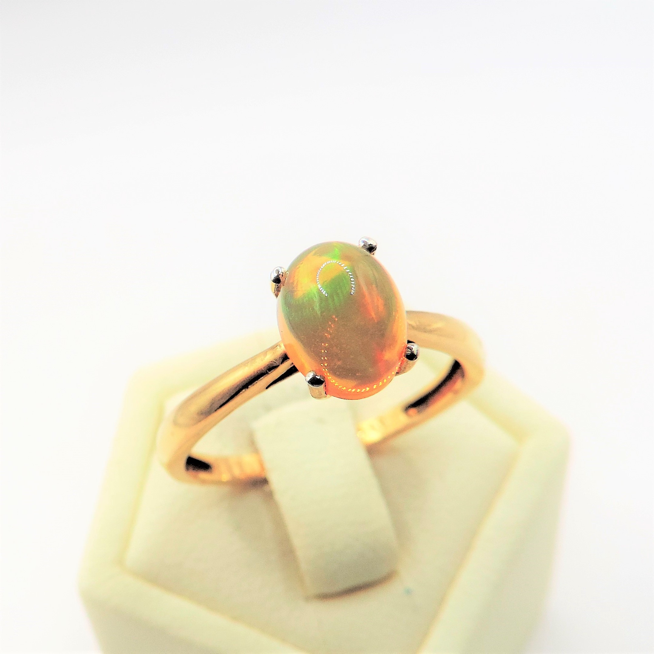 Gold on Sterling Silver Cabochon Opal Ring. A sterling silver ring with a 14k gold overlay set - Image 4 of 5