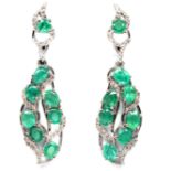 A pair of 925 silver drop earrings set with emeralds and white stones, L. 4.6cm.