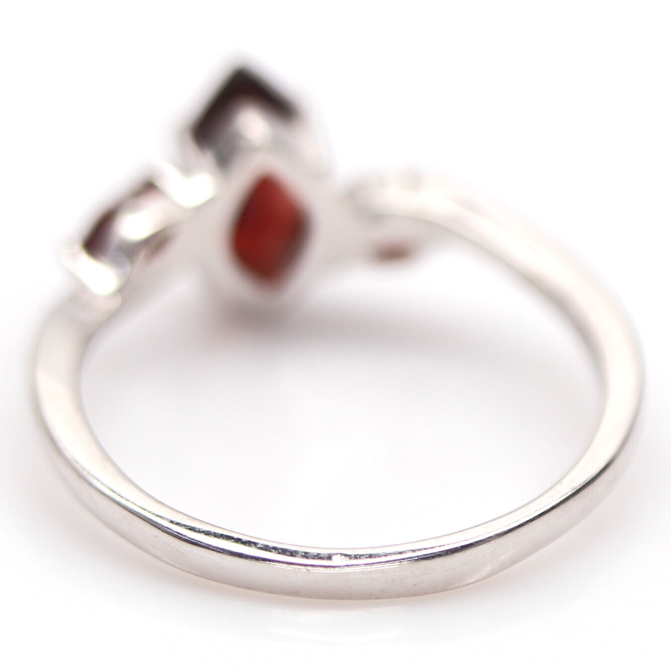 A 925 silver ring set with marquise cut garnet and white stones, (N.5). - Image 3 of 3