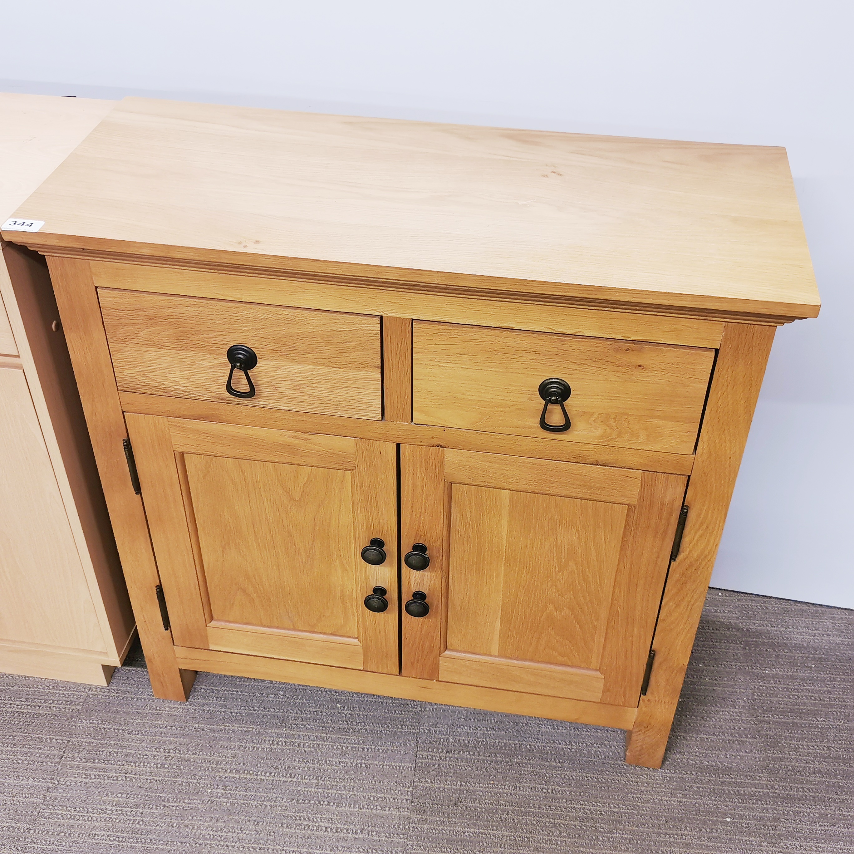 A modern light oak cabinet together with an oak effect single drawer cabinet, largest 80 x 80 x - Image 2 of 3