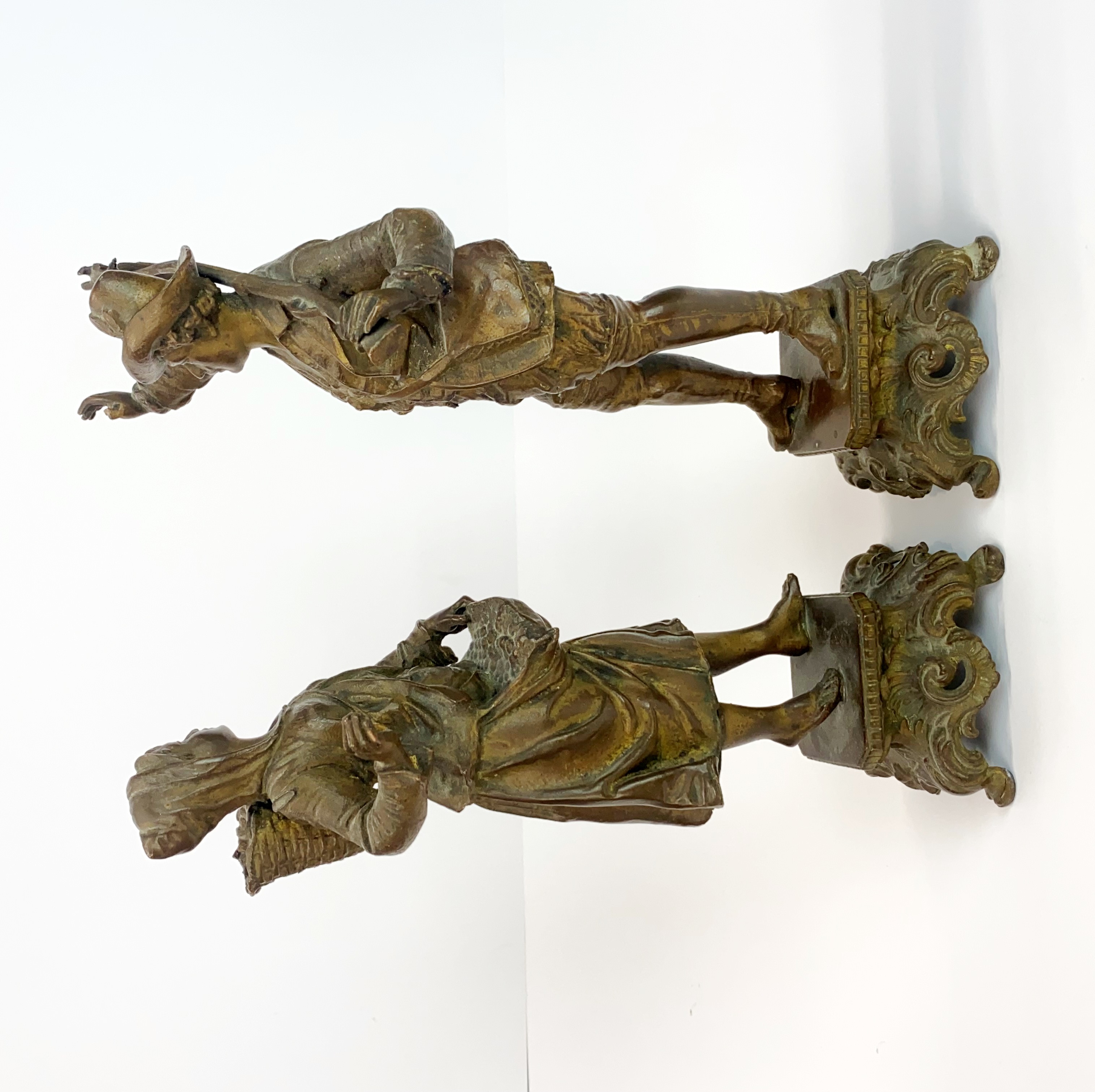 A pair of 19th Century French bronze figures of peasant merchants, H. 28cm. Both A/F to thumbs. - Bild 3 aus 4