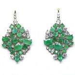 A pair of 925 silver drop earrings set with emeralds and white stones, L. 3.7cm.