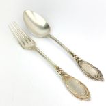 An Art Nouveau Russian .84 silver desert fork and spoon, L. 21cm.