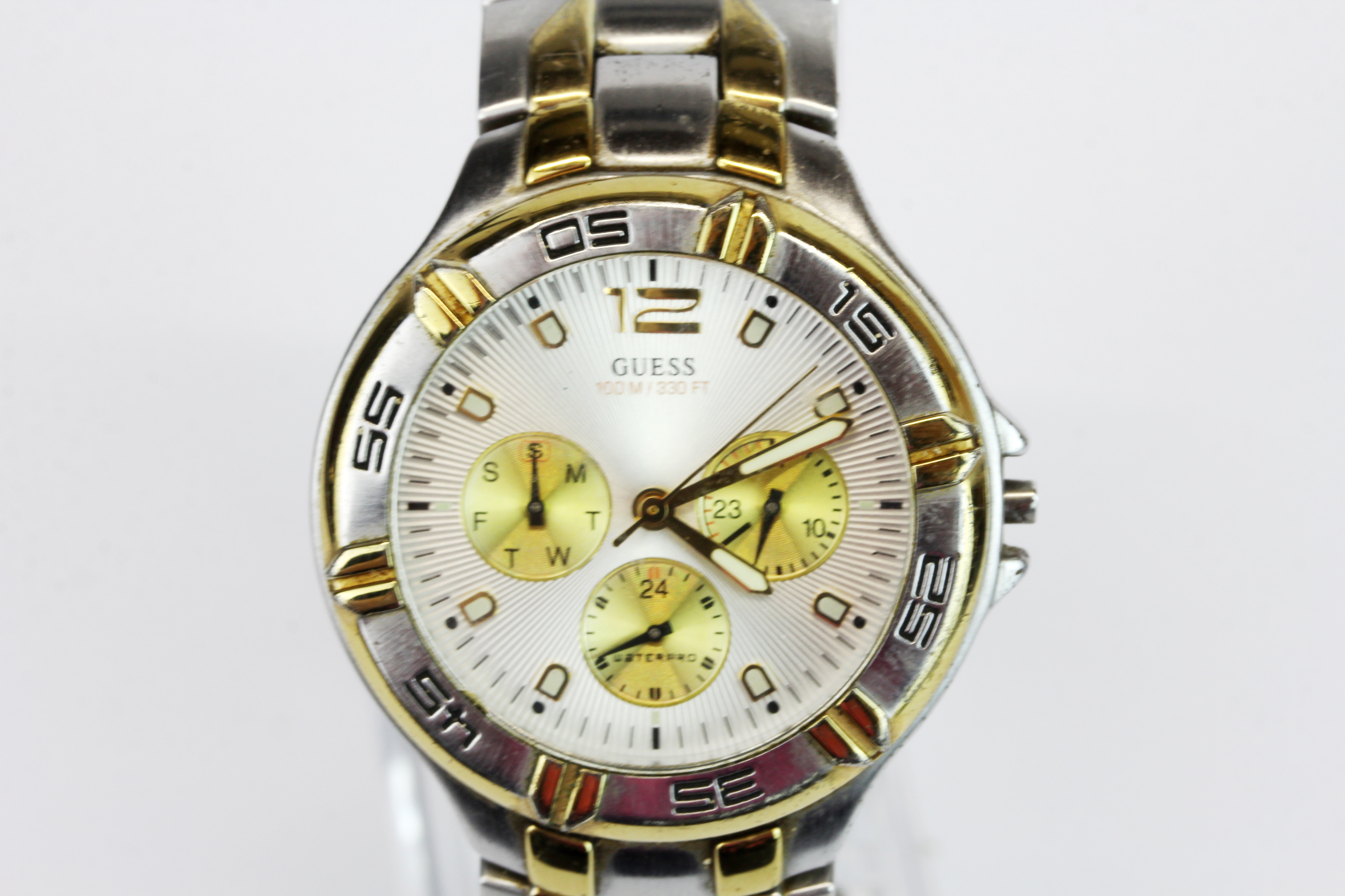 A gent's two tone Guess wristwatch. - Image 2 of 6